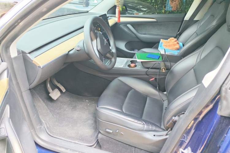Used Tesla Model Y 2021 Standard Range Rear-Wheel Drive Version Left Front Seat