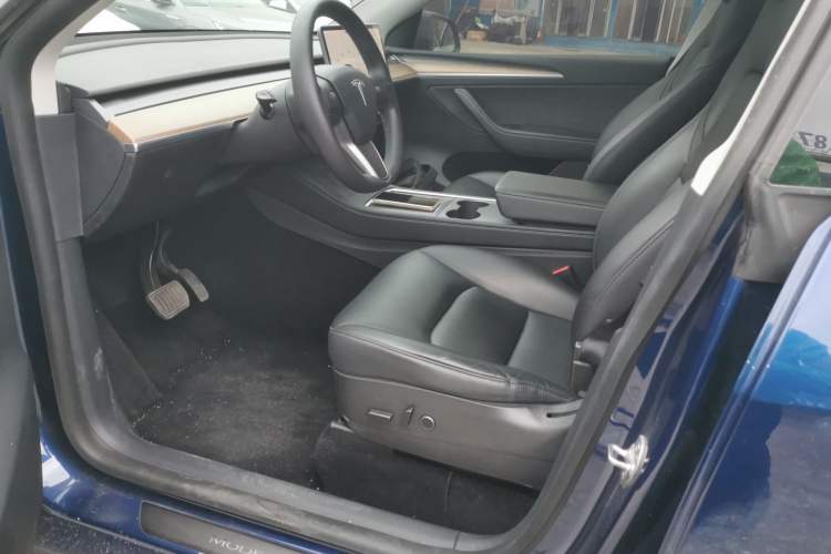Used Tesla Model Y 2021 Long-Range All-Wheel-Drive Version Left Front Seat
