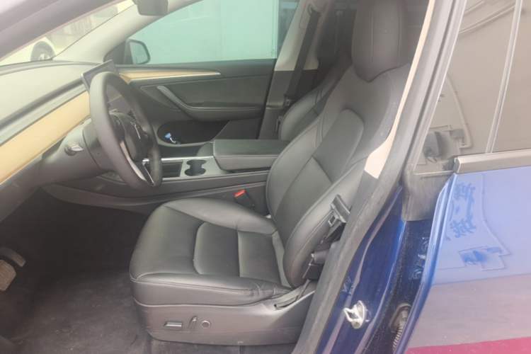 Used Tesla Model Y 2021 Long-Range All-Wheel-Drive Version Left Front Seat