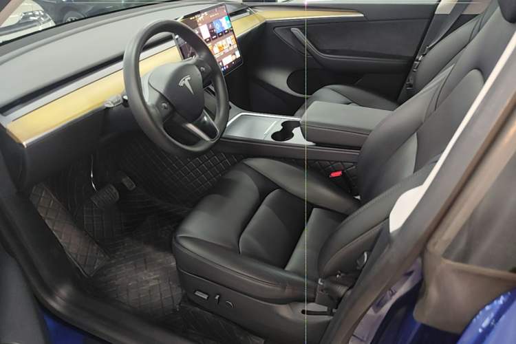 Used Tesla Model Y 2021 Standard Range Rear-Wheel Drive Version Left Front Seat