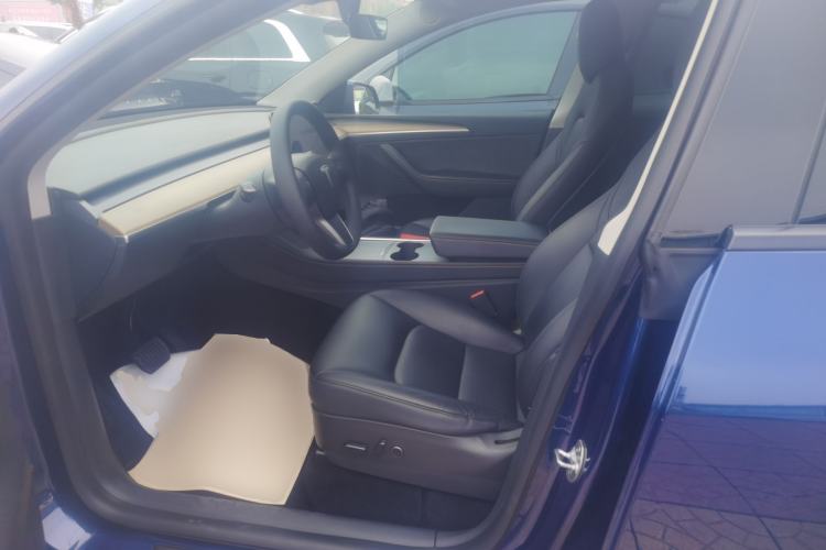 Used Tesla Model Y 2021 Long-Range All-Wheel-Drive Version 3D7 Left Front Seat