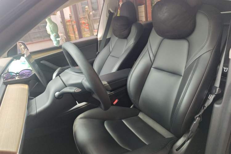 Used Tesla Model Y 2021 Standard Range Rear-Wheel Drive Version Left Front Seat