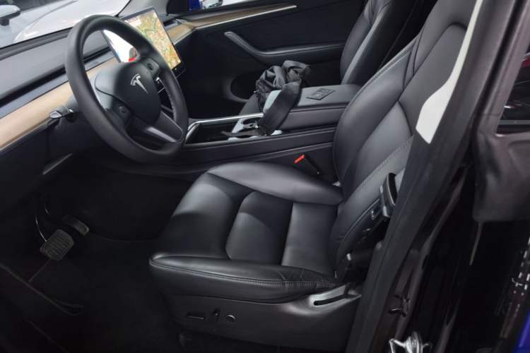 Used Tesla Model Y 2021 Standard Range Rear-Wheel Drive Version Left Front Seat