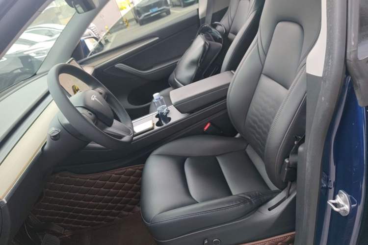 Used Tesla Model Y 2021 Long-Range All-Wheel-Drive Version 3D7 Left Front Seat