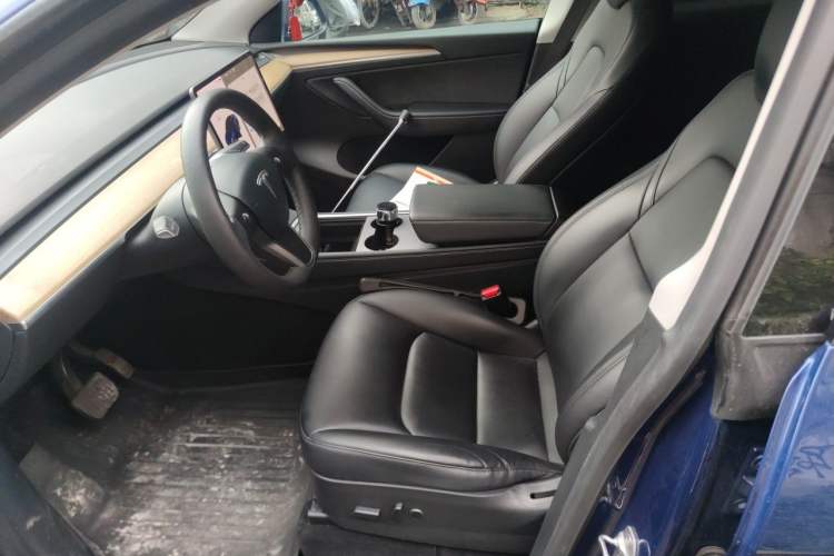 Used Tesla Model Y 2021 Long-Range All-Wheel-Drive Version 3D7 Left Front Seat