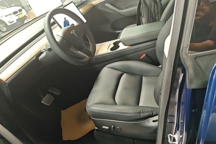 Used Tesla Model Y 2021 Long-Range All-Wheel-Drive Version Left Front Seat