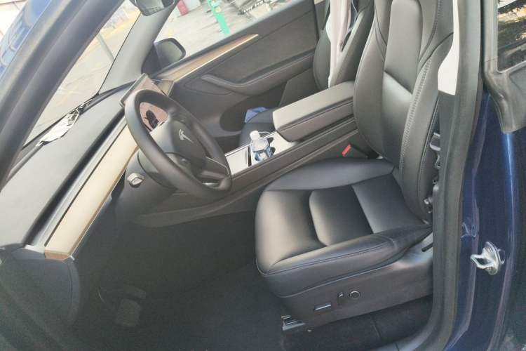 Used Tesla Model Y 2021 Standard Range Rear-Wheel Drive Version Left Front Seat