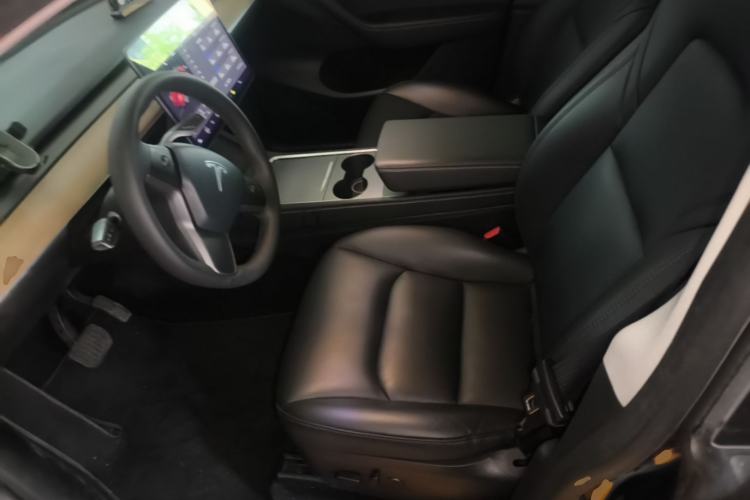 Used Tesla Model Y 2021 Long-Range All-Wheel-Drive Version Left Front Seat