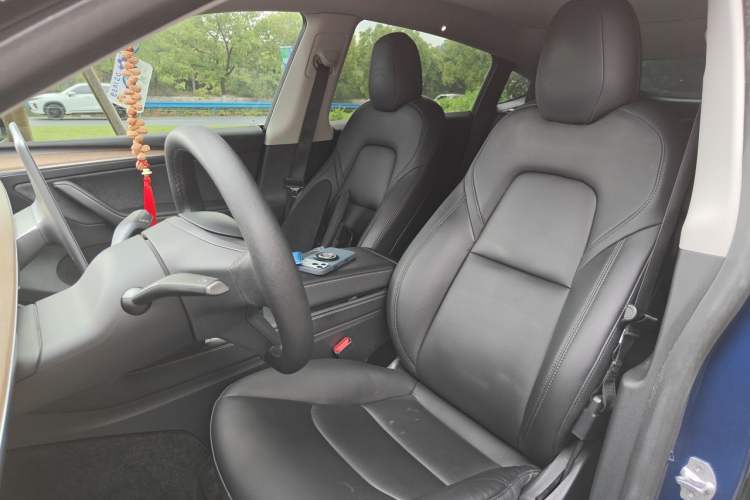 Used Tesla Model Y 2021 Long-Range All-Wheel-Drive Version Left Front Seat