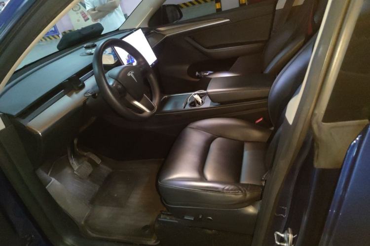 Used Tesla Model Y 2021 Long-Range All-Wheel-Drive Version Left Front Seat