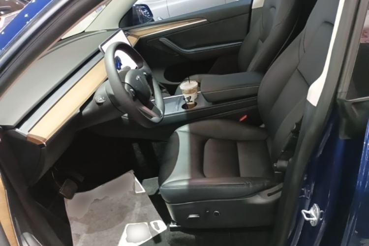 Used Tesla Model Y 2021 Long-Range All-Wheel-Drive Version Left Front Seat