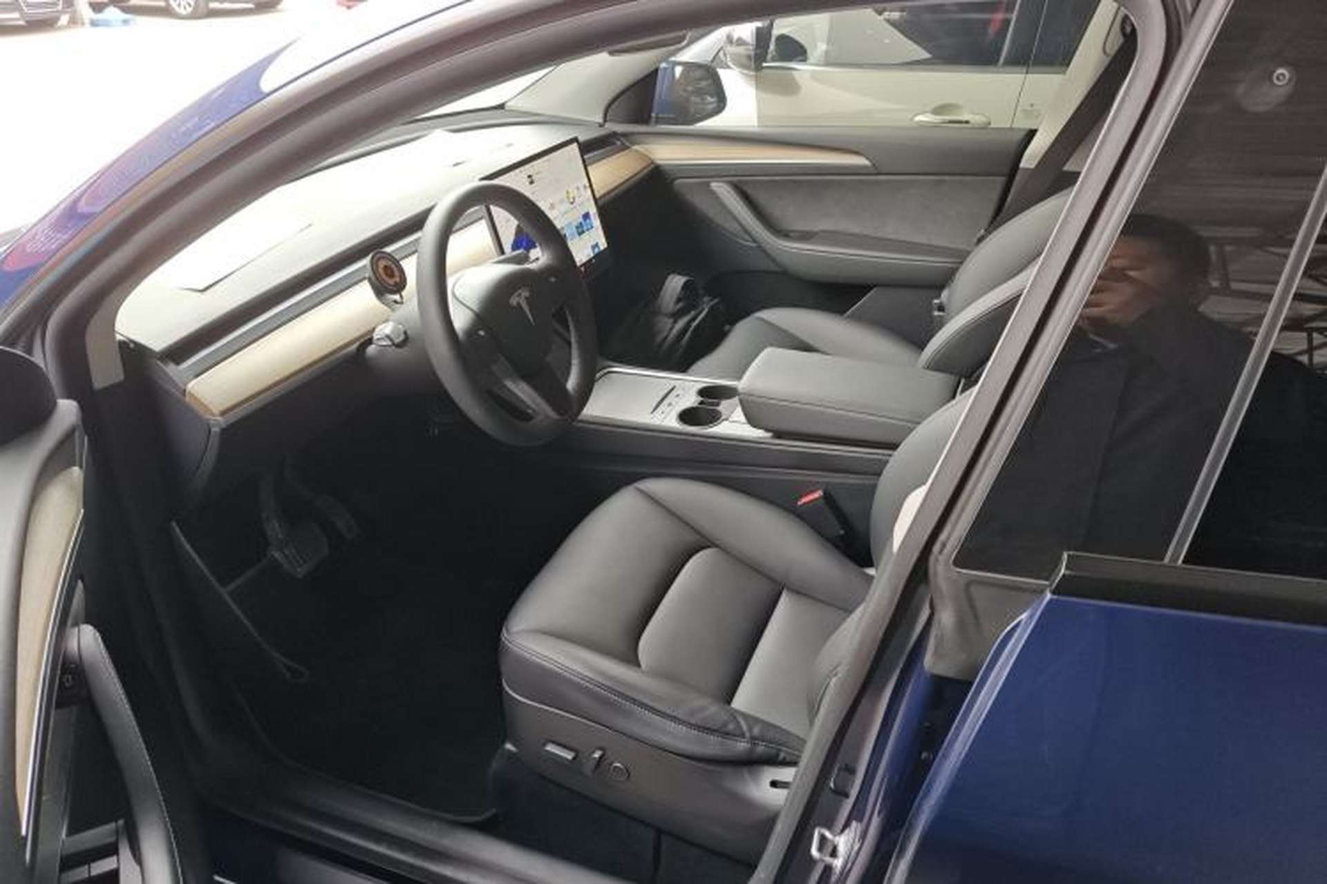 Used Tesla Model Y 2021 Long-Range All-Wheel-Drive Version 3D7 Left Front Seat