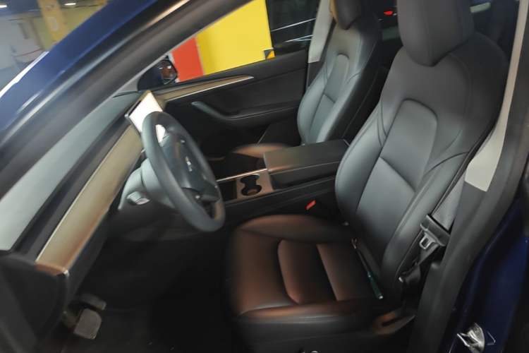 Used Tesla Model Y 2021 Long-Range All-Wheel-Drive Version Left Front Seat