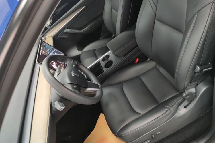 Used Tesla Model Y 2021 Long-Range All-Wheel-Drive Version 3D7 Left Front Seat