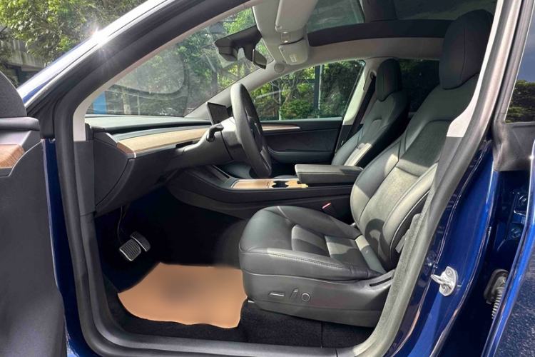 Used Tesla Model Y 2021 Long-Range All-Wheel-Drive Version Left Front Seat