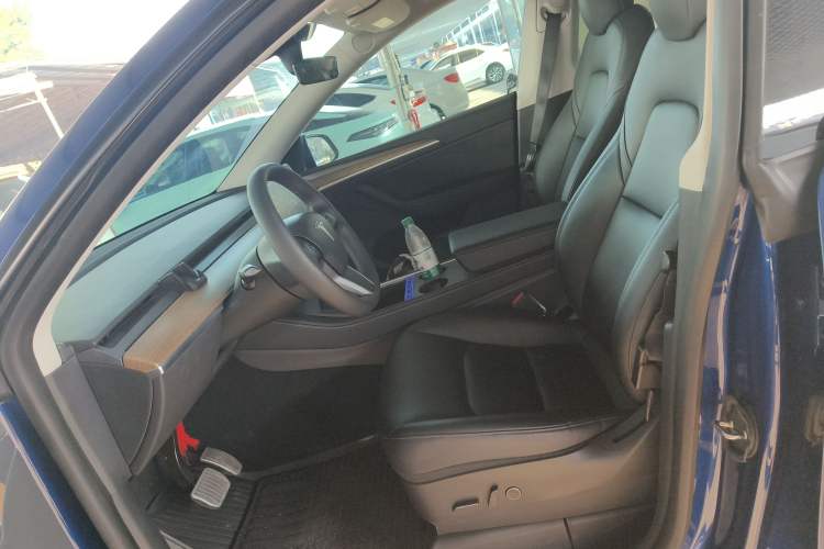 Used Tesla Model Y 2021 Standard Range Rear-Wheel Drive Version Left Front Seat