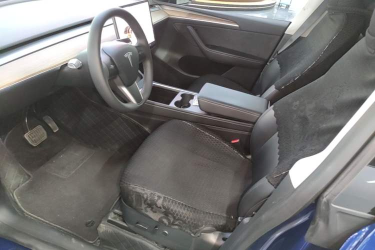 Used Tesla Model Y 2021 Long-Range All-Wheel-Drive Version Left Front Seat