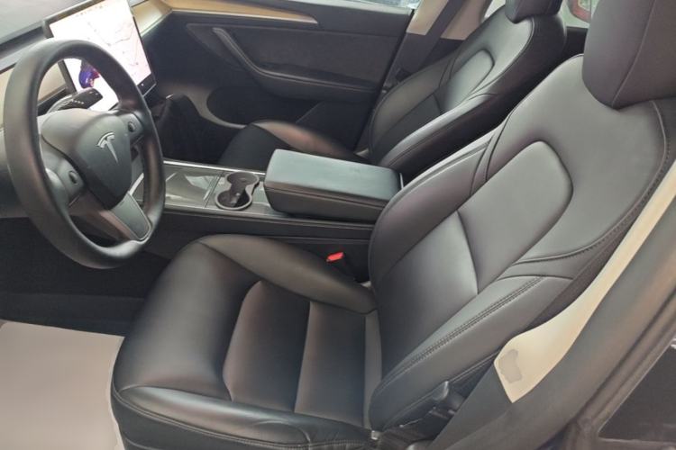 Used Tesla Model Y 2021 Standard Range Rear-Wheel Drive Version Left Front Seat