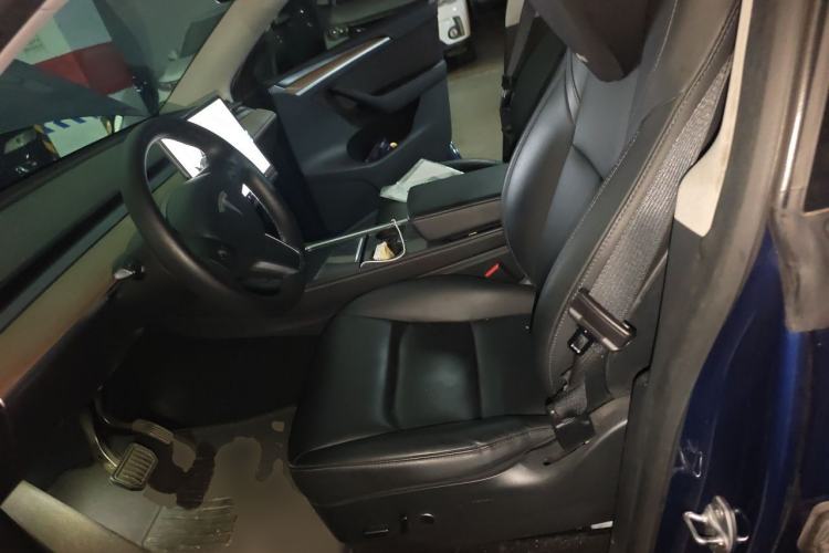 Used Tesla Model Y 2021 Long-Range All-Wheel-Drive Version 3D7 Left Front Seat