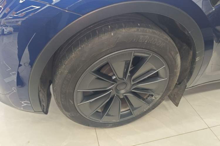 Used Tesla Model Y 2021 Standard Range Rear-Wheel Drive Version Left Front Wheel Hub