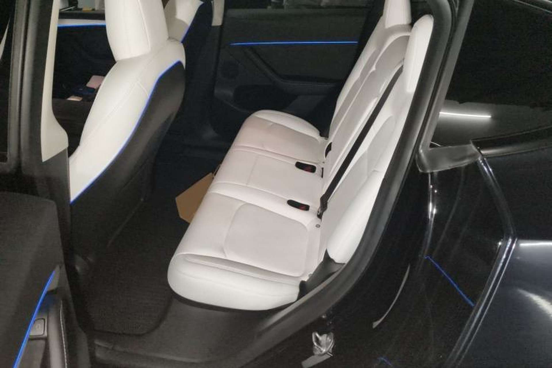 Used Tesla Model Y 2021 Standard Range Rear-Wheel Drive Version Left Rear Seat