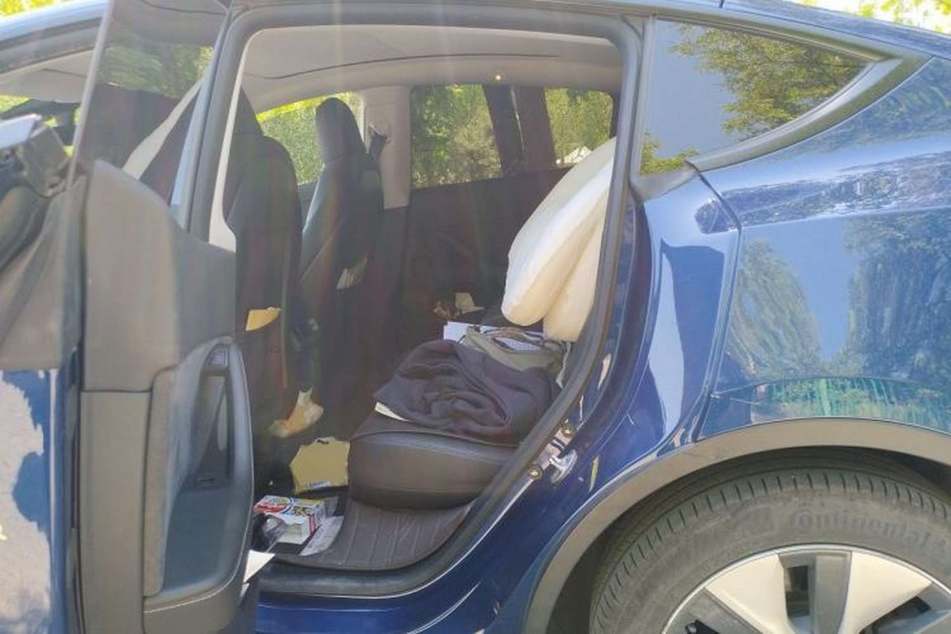 Used Tesla Model Y 2021 Long-Range All-Wheel-Drive Version Left Rear Seat
