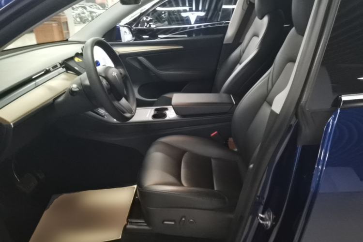 Used Tesla Model Y 2021 Long-Range All-Wheel-Drive Version 3D7 Left Rear Seat