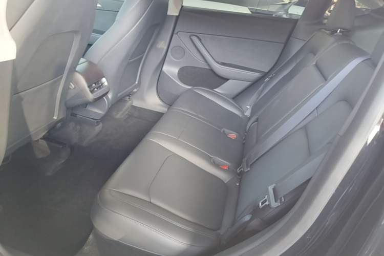 Used Tesla Model Y 2021 Long-Range All-Wheel-Drive Version Left Rear Seat
