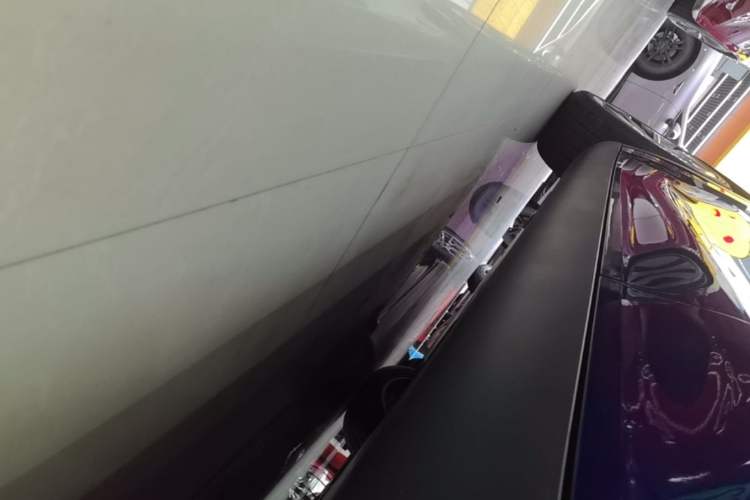 Used Tesla Model Y 2021 Standard Range Rear-Wheel Drive Version Left Side Sill