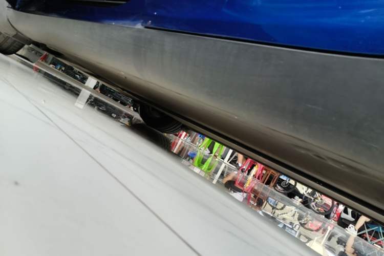 Used Tesla Model Y 2021 Long-Range All-Wheel-Drive Version 3D7 Left Side Sill