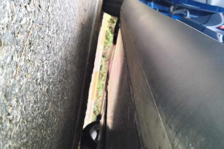 Used Tesla Model Y 2021 Long-Range All-Wheel-Drive Version Left Side Sill