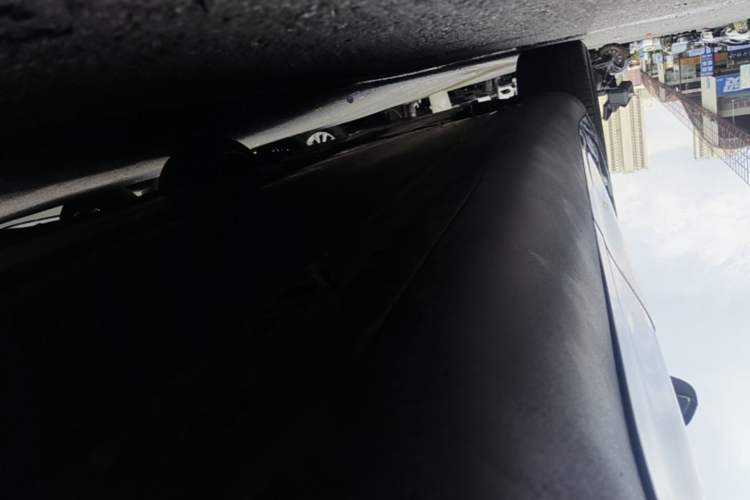 Used Tesla Model Y 2021 Performance High-Performance All-Wheel-Drive Version Left Side Sill