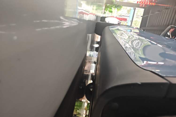 Used Tesla Model Y 2021 Long-Range All-Wheel-Drive Version 3D7 Left Side Sill