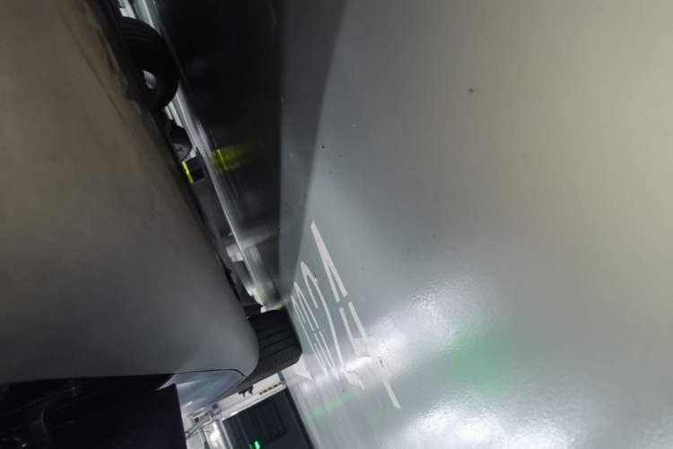 Used Tesla Model Y 2021 Long-Range All-Wheel-Drive Version Left Side Sill