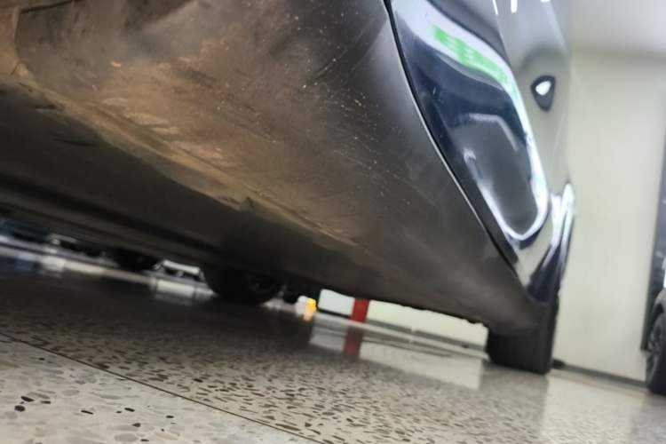 Used Tesla Model Y 2021 Standard Range Rear-Wheel Drive Version Left Side Sill