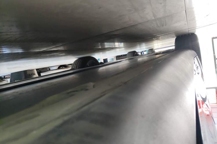 Used Tesla Model Y 2021 Long-Range All-Wheel-Drive Version Left Side Sill