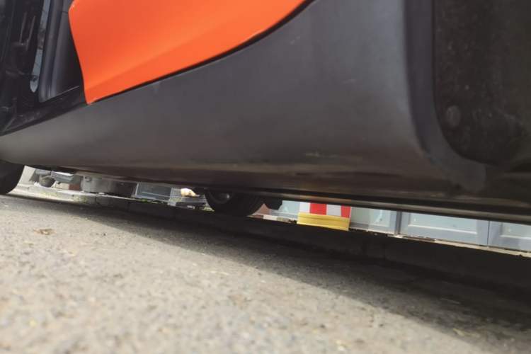 Used Tesla Model Y 2021 Standard Range Rear-Wheel Drive Version Left Side Sill