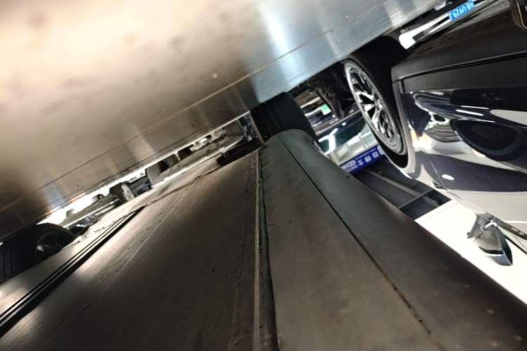 Used Tesla Model Y 2021 Long-Range All-Wheel-Drive Version 3D7 Left Side Sill