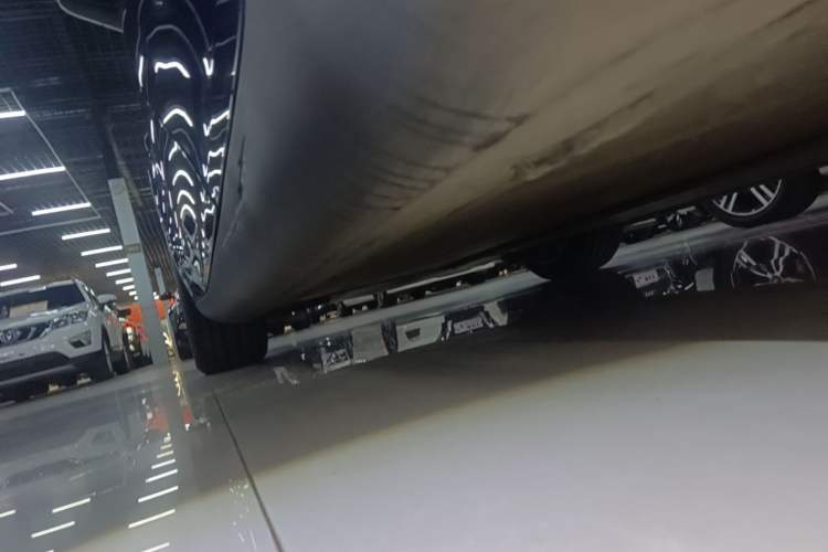 Used Tesla Model Y 2021 Standard Range Rear-Wheel Drive Version Left Side Sill