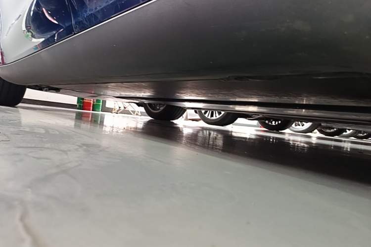Used Tesla Model Y 2021 Long-Range All-Wheel-Drive Version Left Side Sill