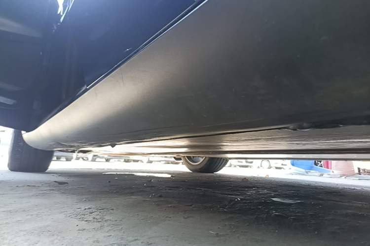 Used Tesla Model Y 2021 Standard Range Rear-Wheel Drive Version Left Side Sill