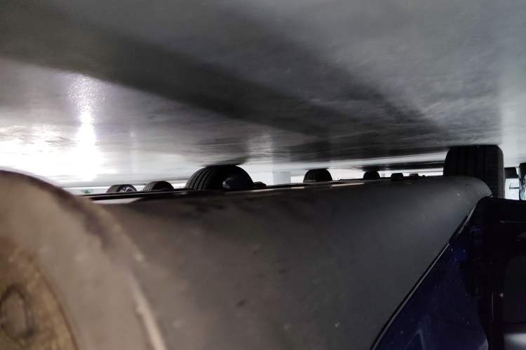 Used Tesla Model Y 2021 Performance High-Performance All-Wheel-Drive Version Left Side Sill