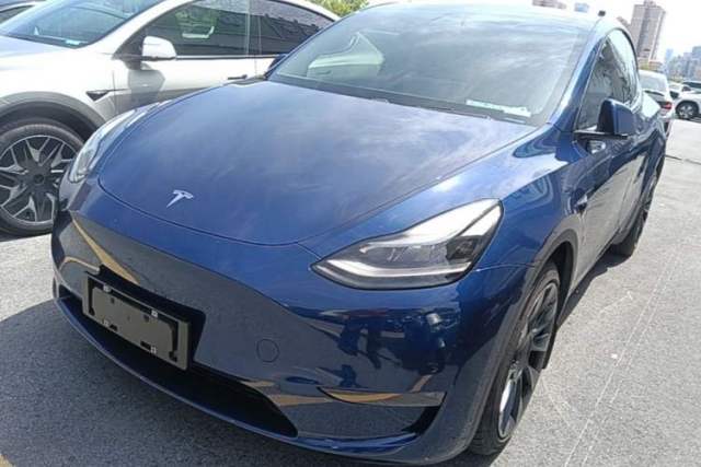 Used Tesla Model Y 2021 Long-Range All-Wheel-Drive Version