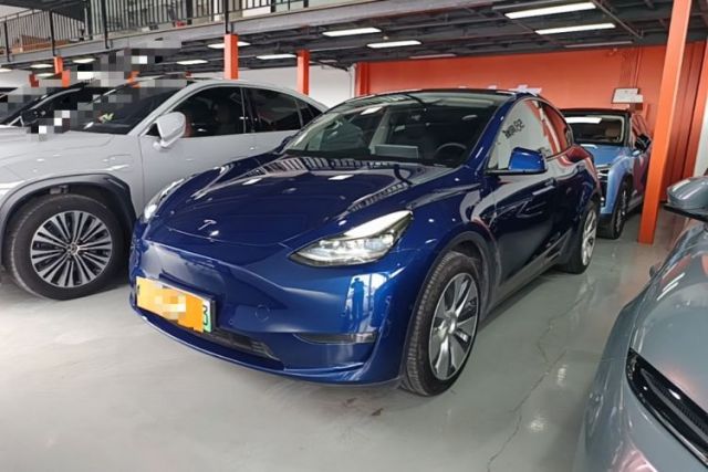 Used Tesla Model Y 2021 Long-Range All-Wheel-Drive Version