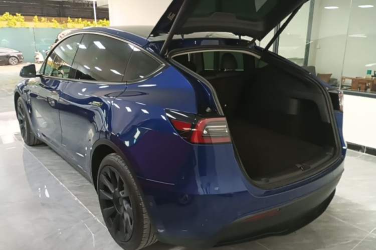 Used Tesla Model Y 2021 Long-Range All-Wheel-Drive Version Rear Left 45 Deg