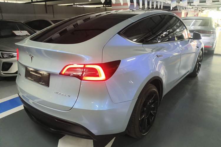 Used Tesla Model Y 2021 Long-Range All-Wheel-Drive Version Rear Right 45 Deg