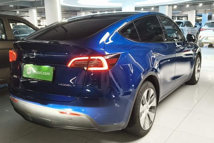 Used Tesla Model Y 2021 Long-Range All-Wheel-Drive Version 3D7 Rear Right 45 Deg