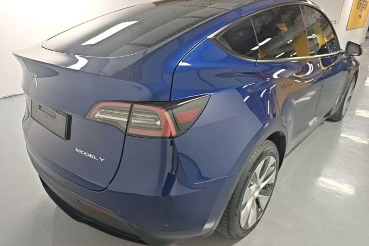 Used Tesla Model Y 2021 Standard Range Rear-Wheel Drive Version Rear Right 45 Deg