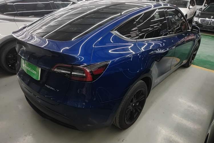 Used Tesla Model Y 2021 Long-Range All-Wheel-Drive Version 3D7 Rear Right 45 Deg