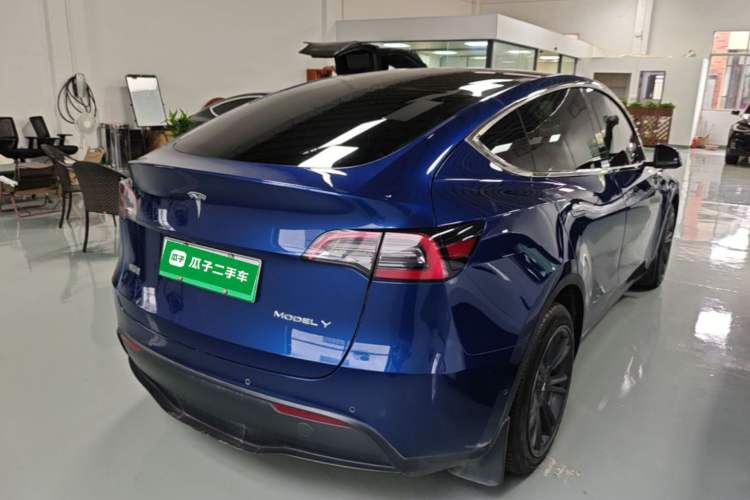 Used Tesla Model Y 2021 Standard Range Rear-Wheel Drive Version Rear Right 45 Deg
